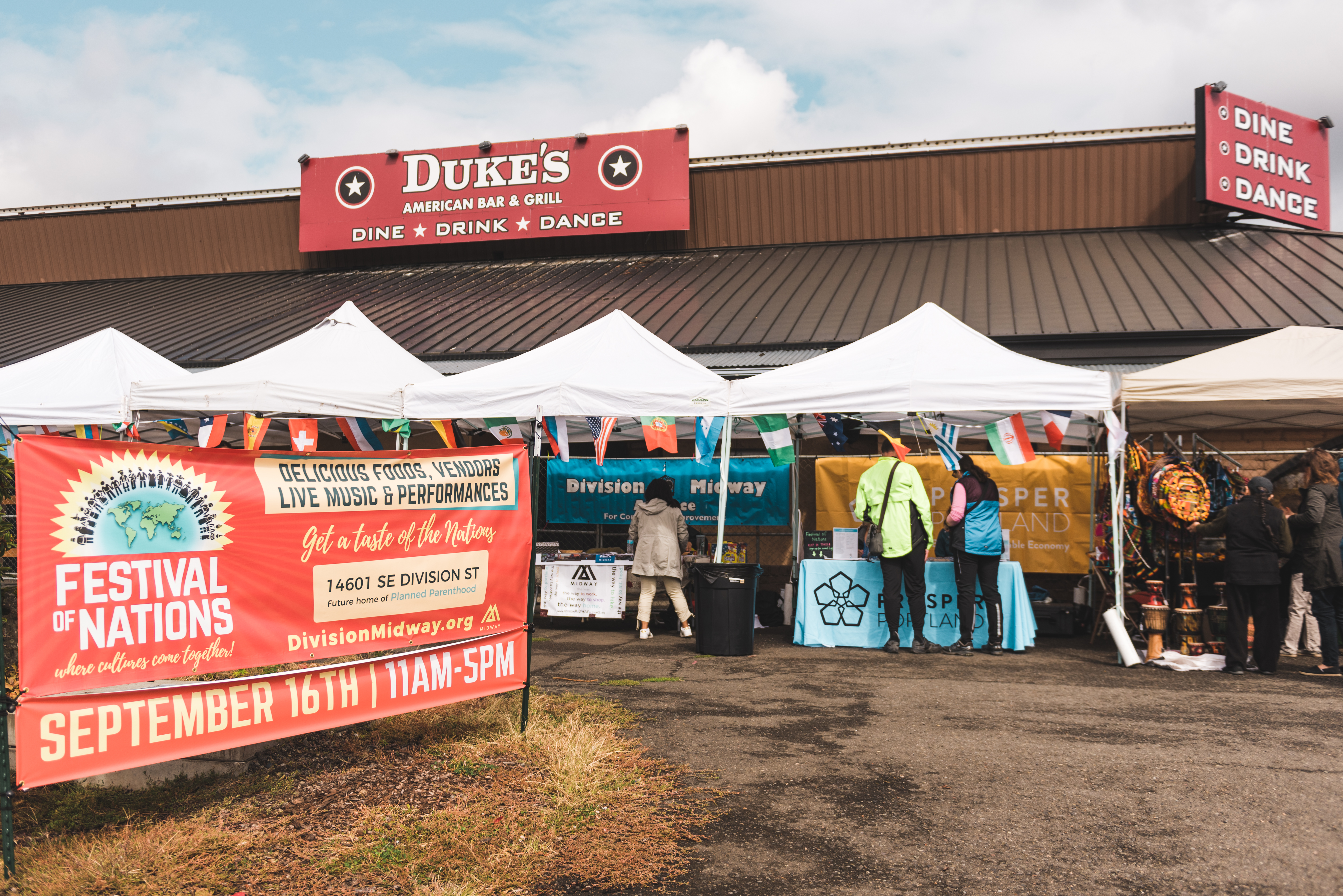 Duke's American Bar & Grill at Festival of nations